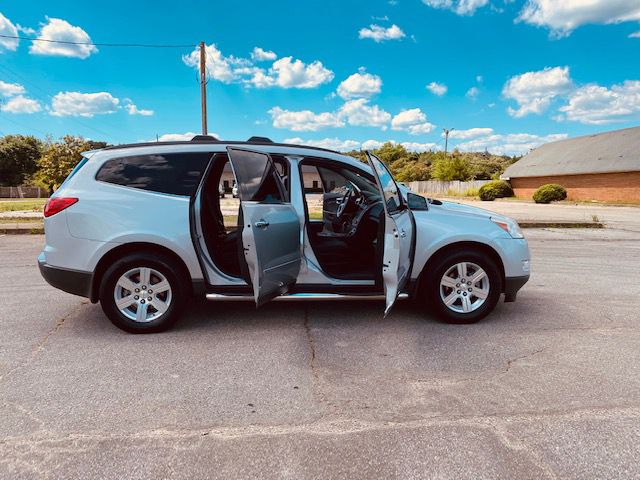 CHEVROLET TRAVERSE 2010 CHEVROLET TRAVERSE 1GNLVFED5AJ240077