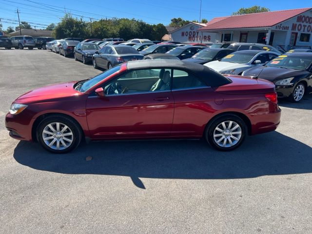 Photo 2 of this CHRYSLER 200 CONVERTIBLE