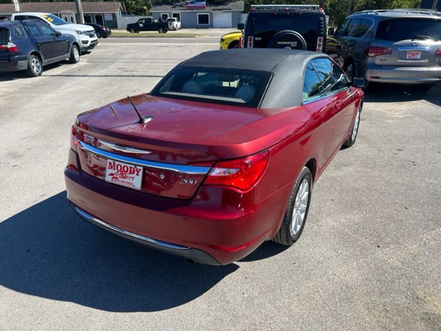 Photo 4 of this CHRYSLER 200 CONVERTIBLE