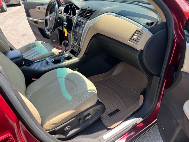 CHEVROLET TRAVERSE 2011 CHEVROLET TRAVERSE 1GNKRLED9BJ269596