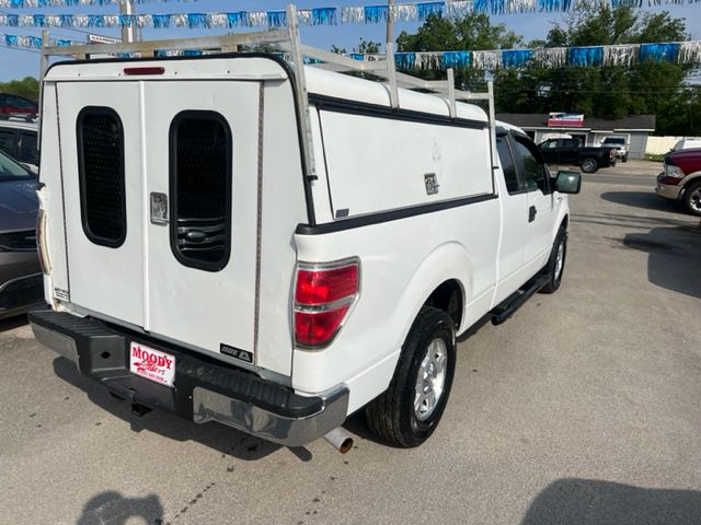 Photo 4 of this FORD F150