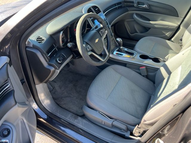 Photo 10 of this CHEVROLET MALIBU