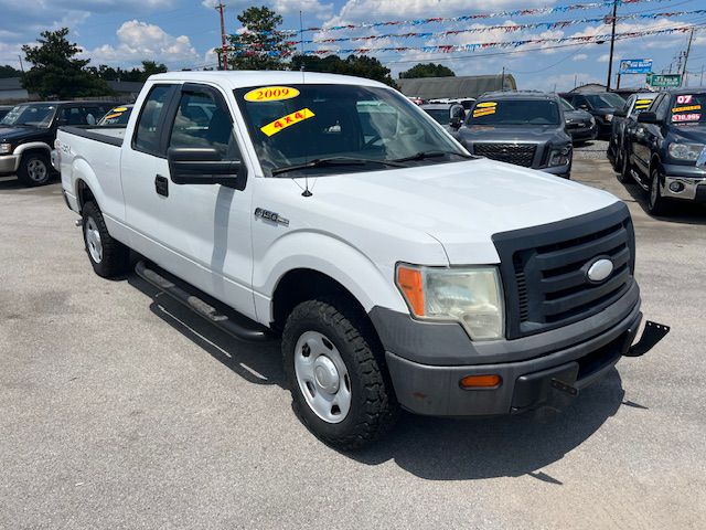 Photo 3 of this FORD F150
