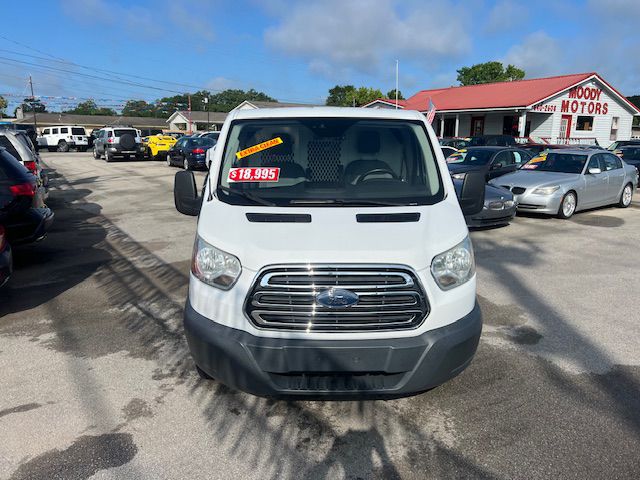 Photo 3 of this FORD TRANSIT