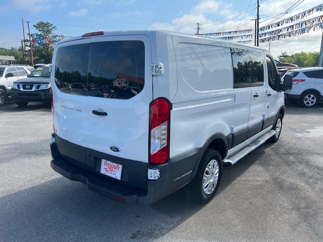 Photo 5 of this FORD TRANSIT