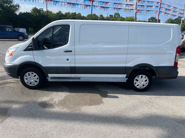 Photo 8 of this FORD TRANSIT