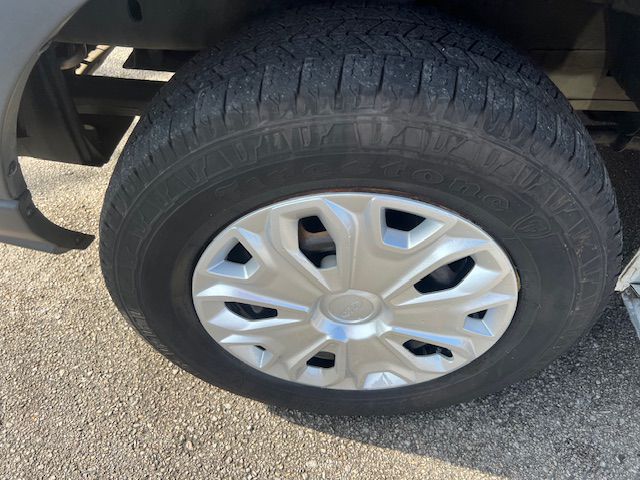 Photo 9 of this FORD TRANSIT
