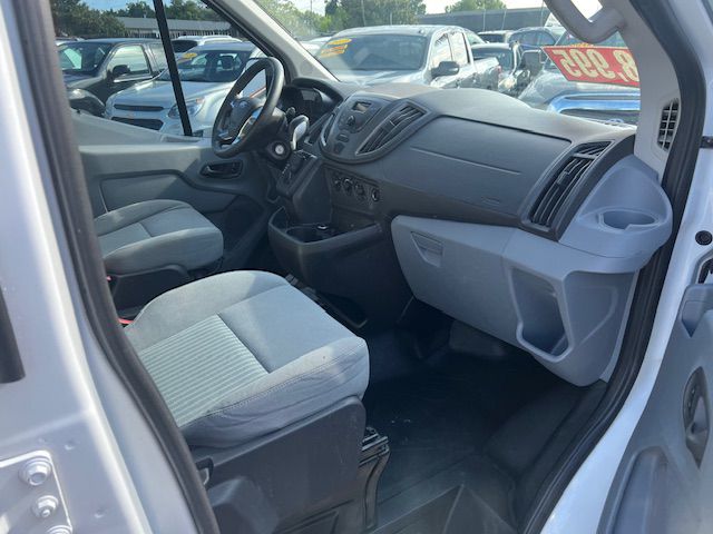 Photo 13 of this FORD TRANSIT