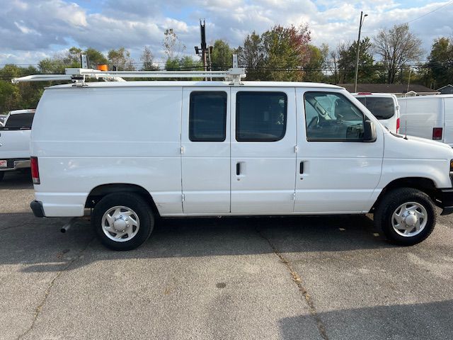 Photo 4 of this FORD ECONOLINE