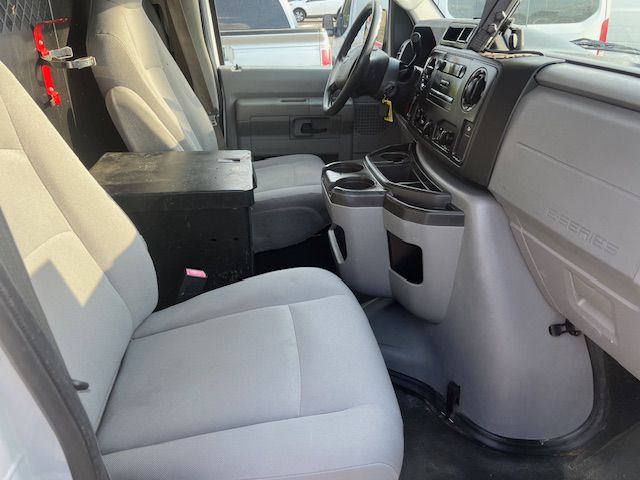 Photo 13 of this FORD ECONOLINE