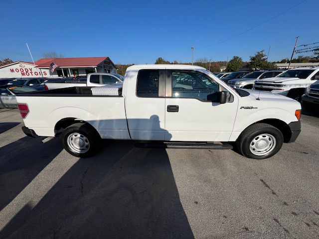 Photo 4 of this FORD F150