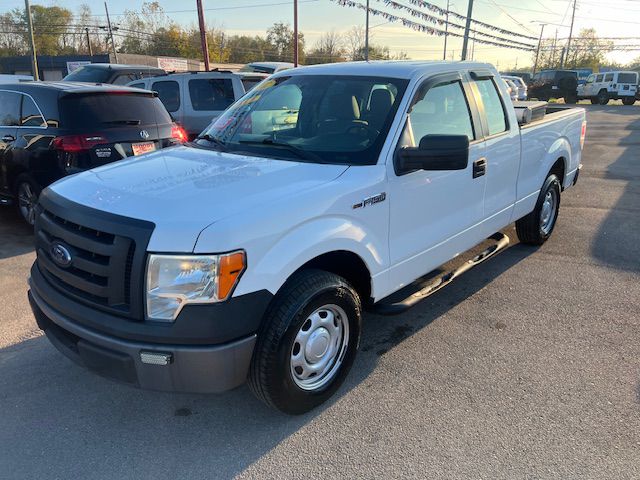 Photo 2 of this FORD F150