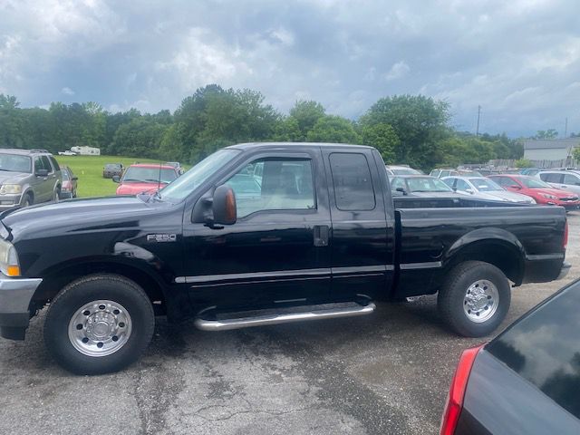 Photo 2 of this FORD F250