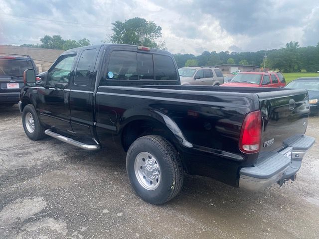 Photo 3 of this FORD F250