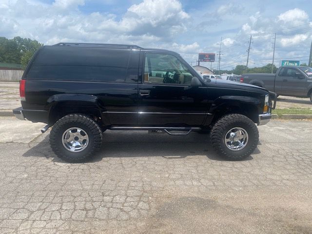 Photo 4 of this CHEVROLET TAHOE