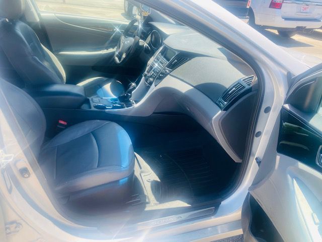 HYUNDAI SONATA 2011 HYUNDAI SONATA 5NPEC4AC8BH073992