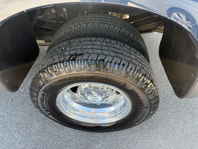 Photo 13 of this FORD F350