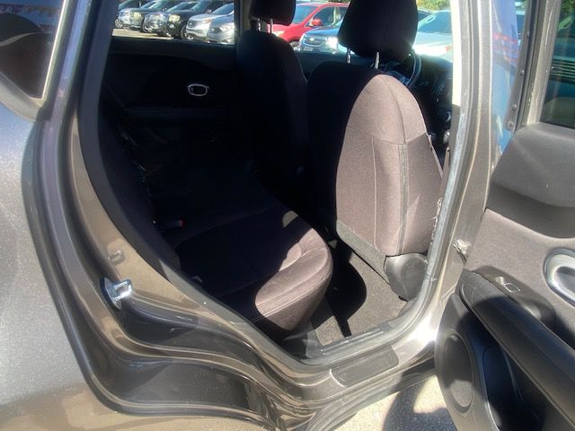 Photo 16 of this KIA SOUL