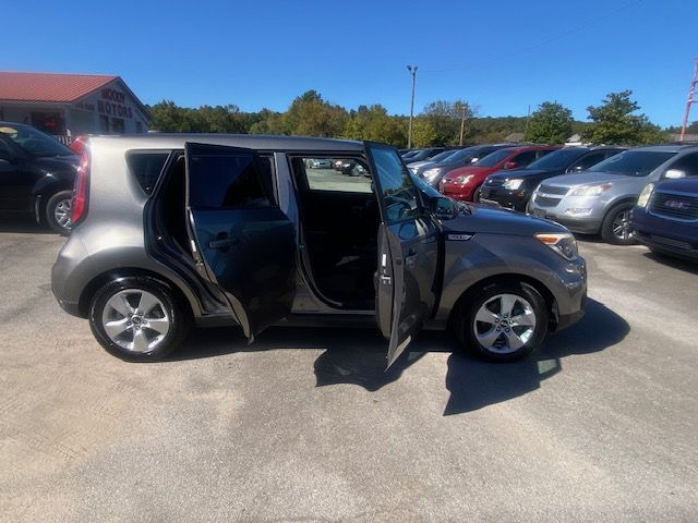Photo 10 of this KIA SOUL
