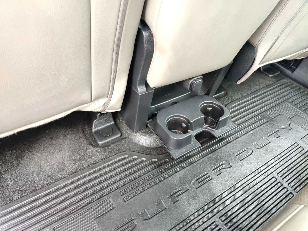 Photo 20 of this FORD F350 UTILITY