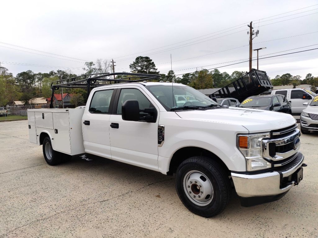 Photo 3 of this FORD F350 UTILITY