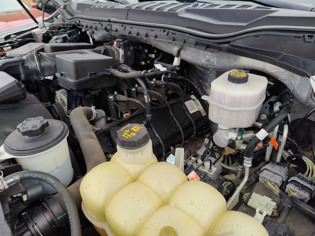 Photo 36 of this FORD F350 UTILITY