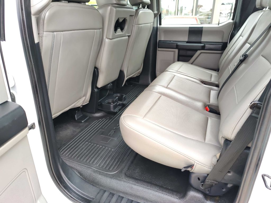 Photo 19 of this FORD F350 UTILITY