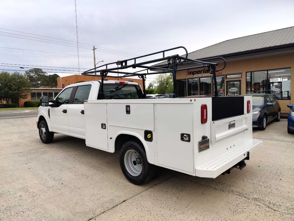Photo 8 of this FORD F350 UTILITY
