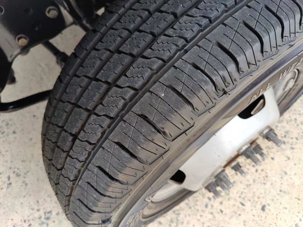 Photo 37 of this FORD F350 UTILITY