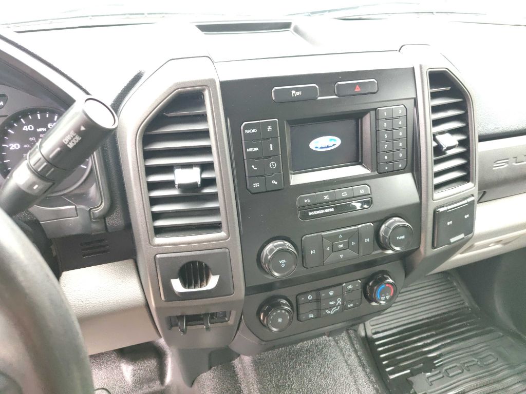 Photo 14 of this FORD F350 UTILITY