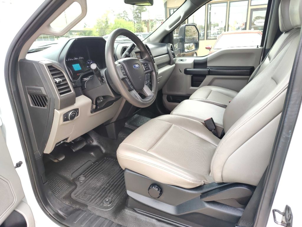 Photo 10 of this FORD F350 UTILITY
