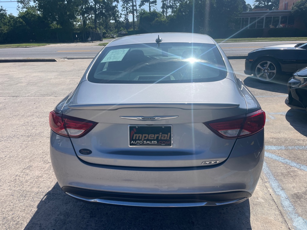 Photo 6 of this CHRYSLER 200