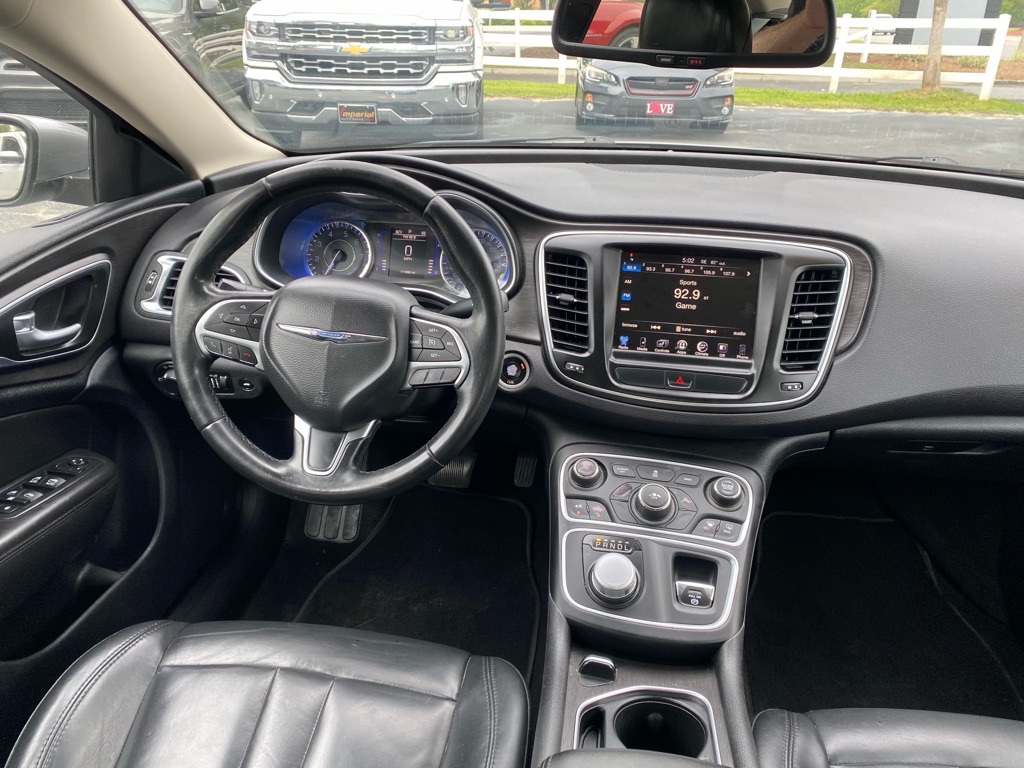 Photo 12 of this CHRYSLER 200