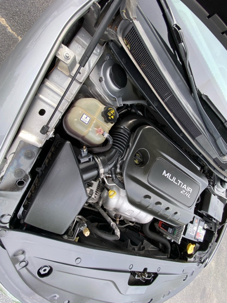 Photo 41 of this CHRYSLER 200