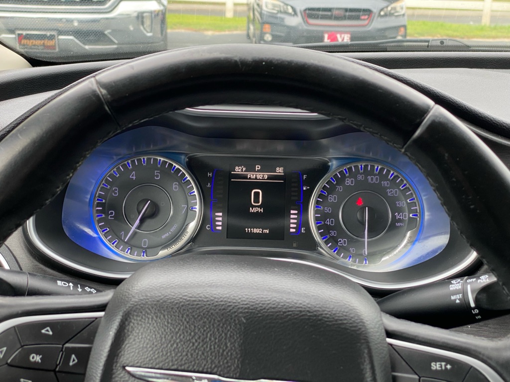 Photo 13 of this CHRYSLER 200