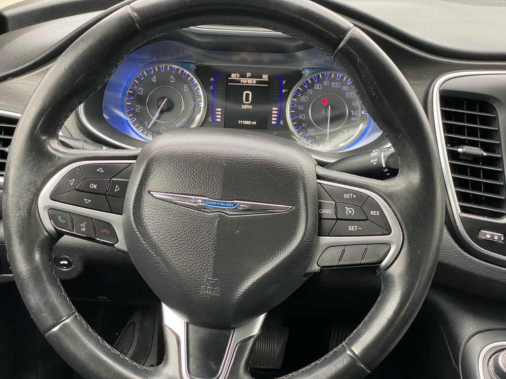 Photo 14 of this CHRYSLER 200