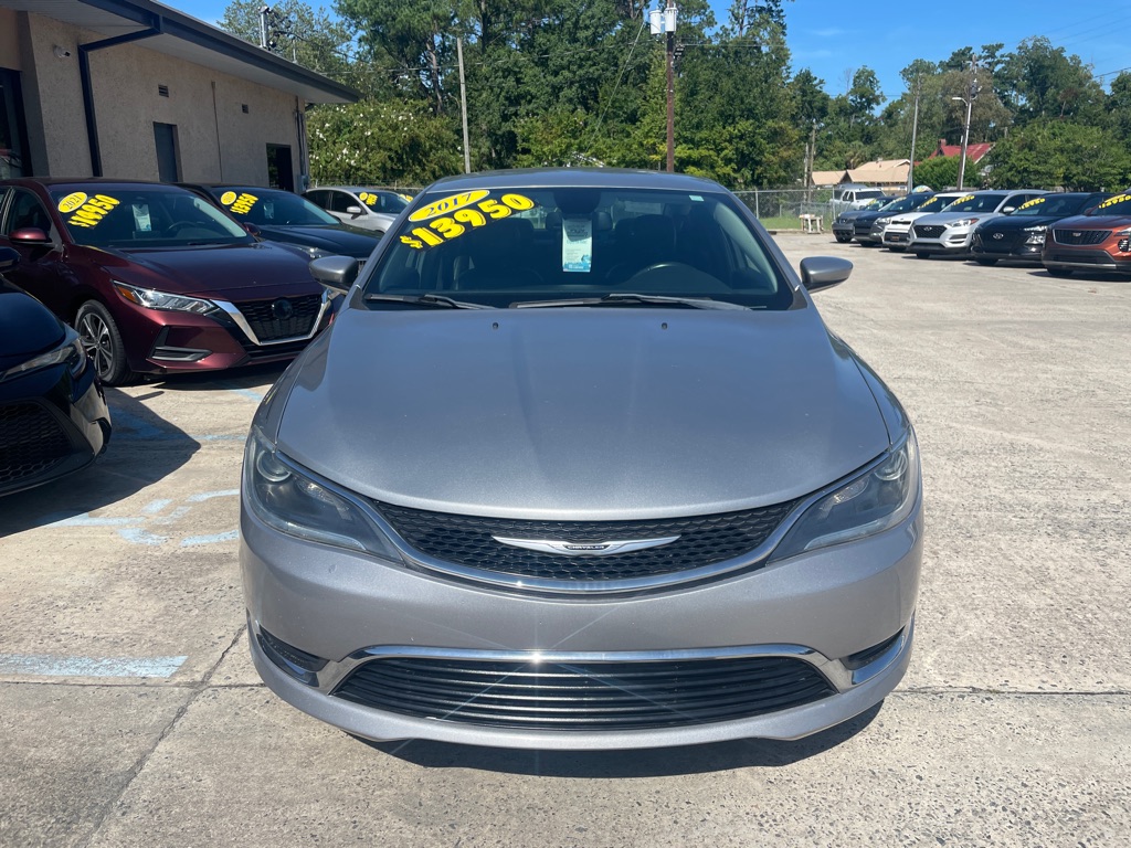 Photo 3 of this CHRYSLER 200