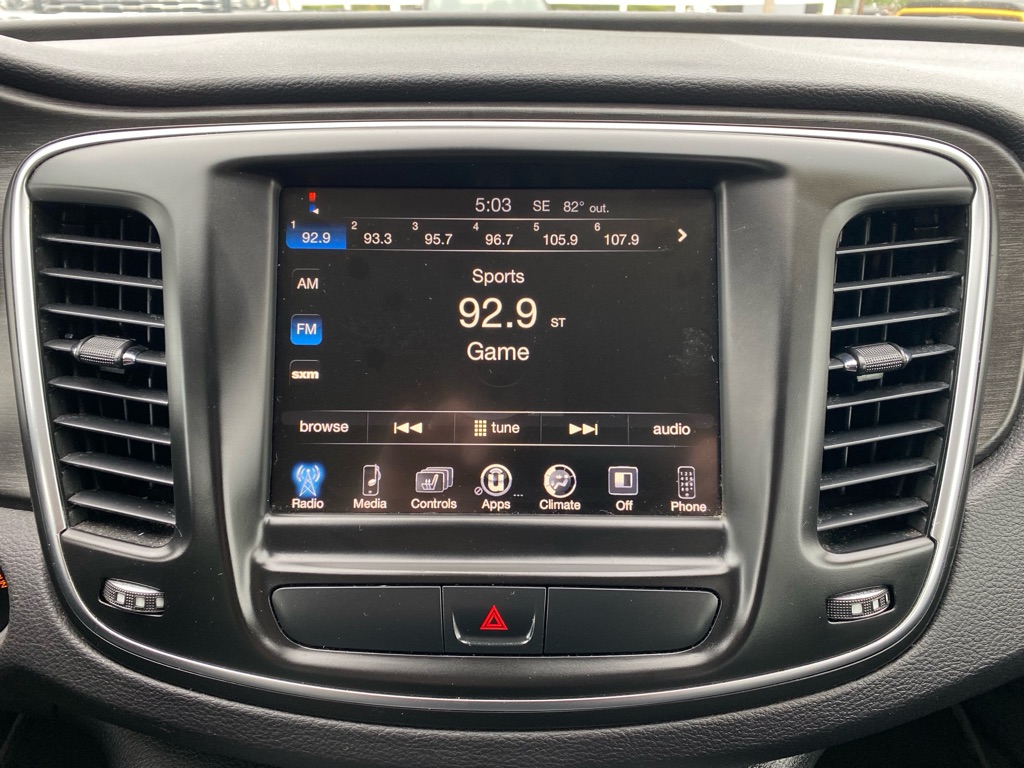 Photo 17 of this CHRYSLER 200