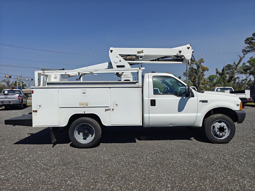 Photo 5 of this FORD F450 BUCKET