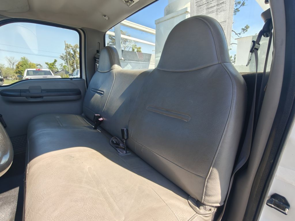 Photo 23 of this FORD F450 BUCKET