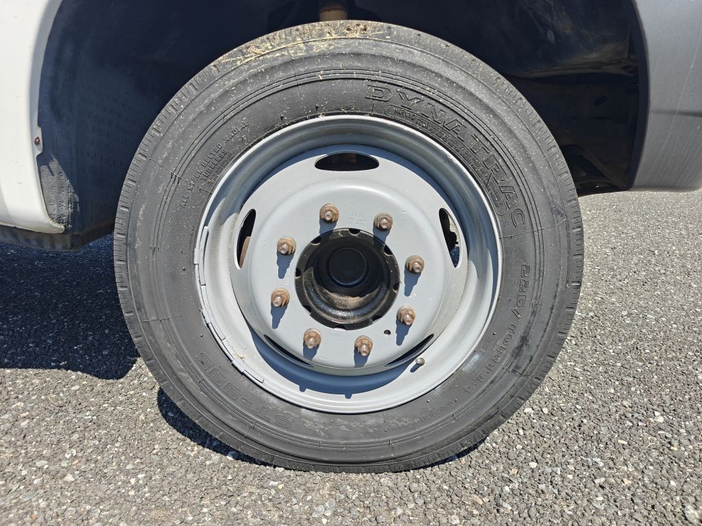 Photo 18 of this FORD F450 BUCKET