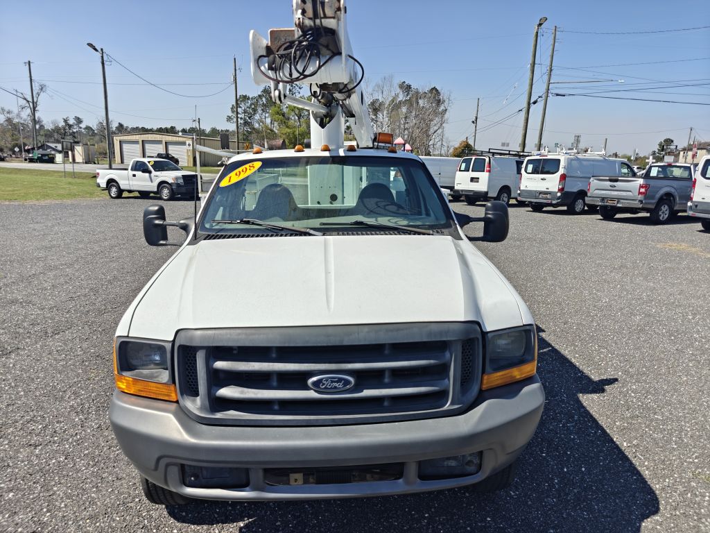 Photo 3 of this FORD F450 BUCKET