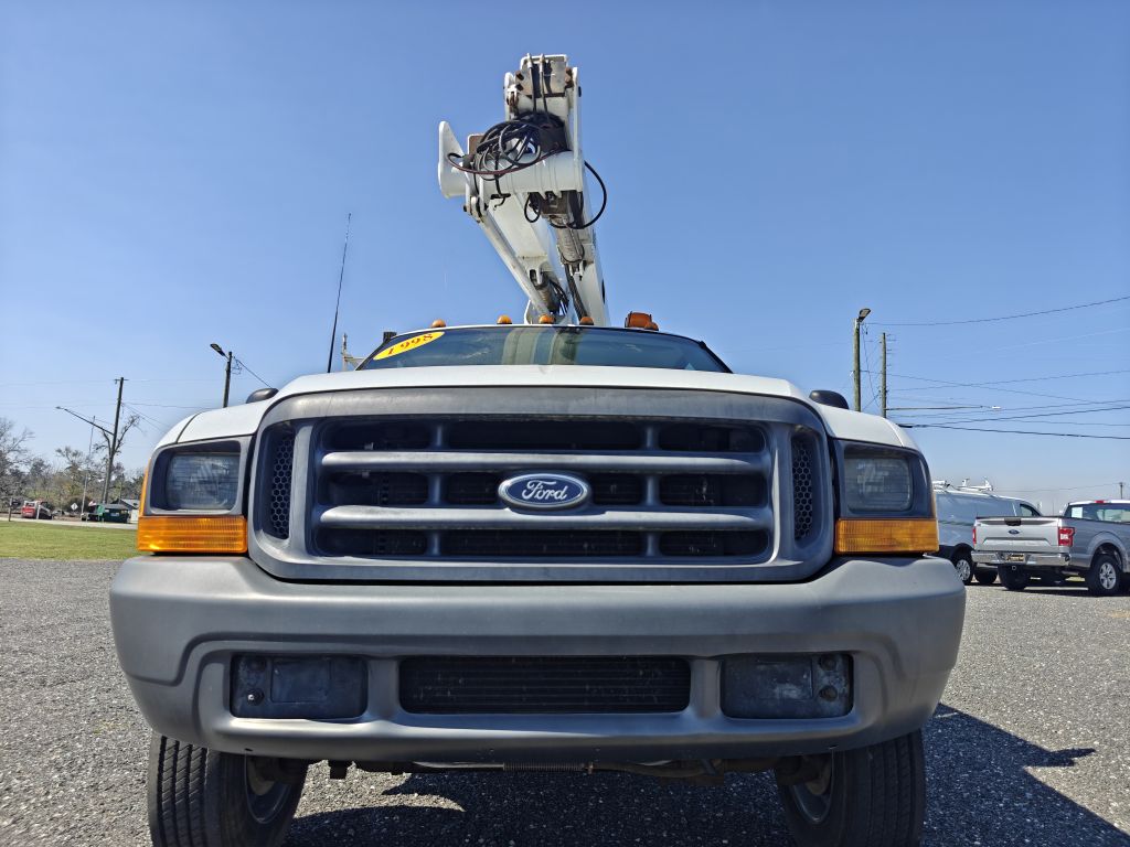 Photo 2 of this FORD F450 BUCKET