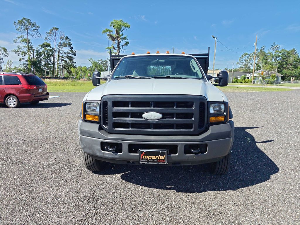 Photo 2 of this FORD F450 FLATBED