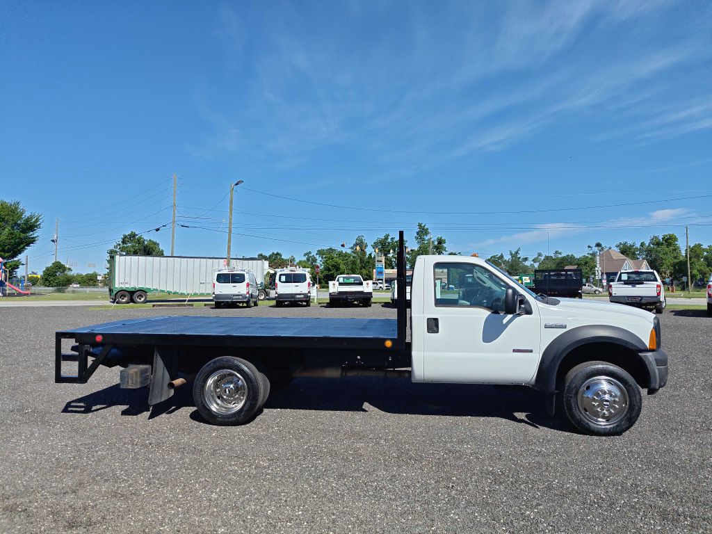 Photo 4 of this FORD F450 FLATBED