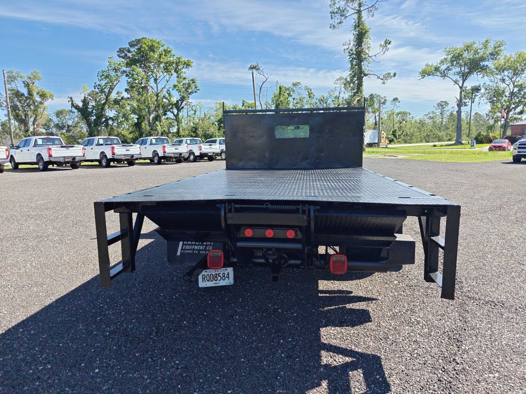 Photo 6 of this FORD F450 FLATBED