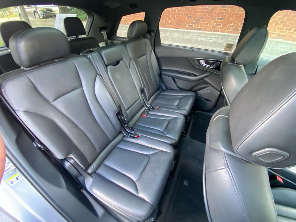 Photo 49 of this AUDI Q7
