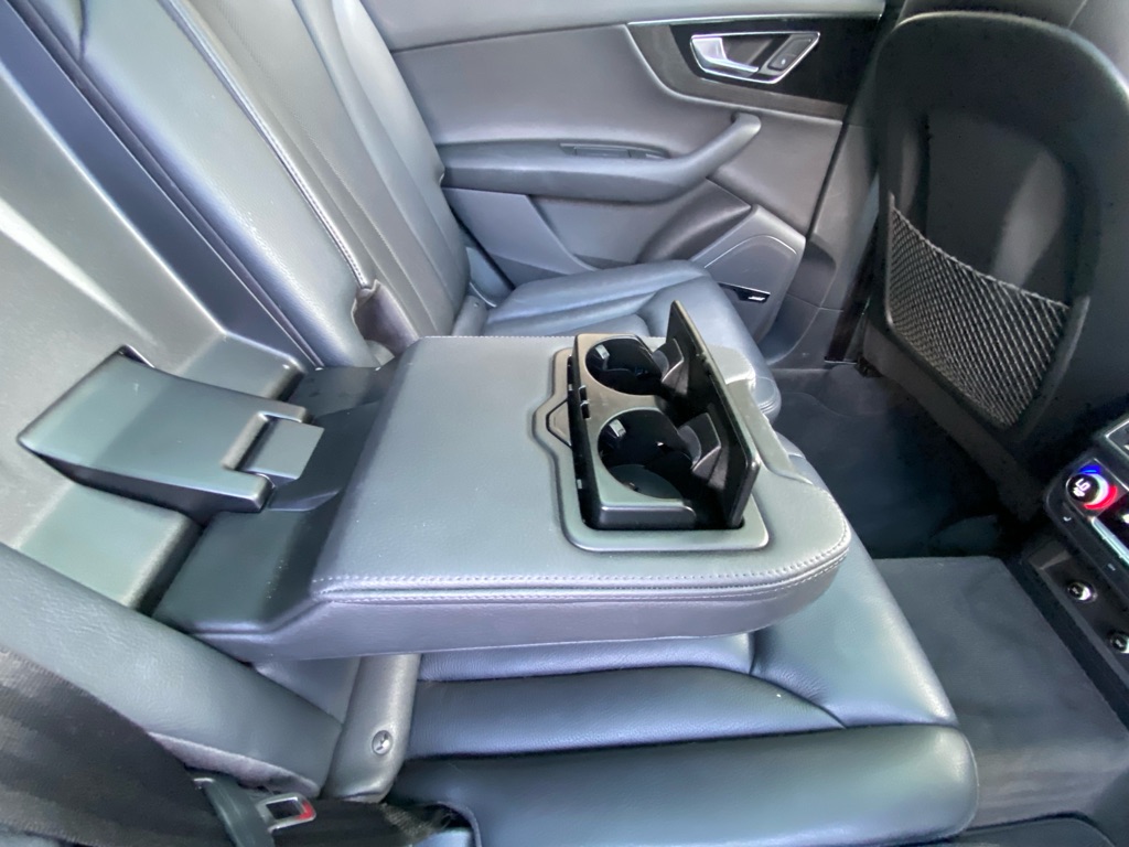 Photo 51 of this AUDI Q7