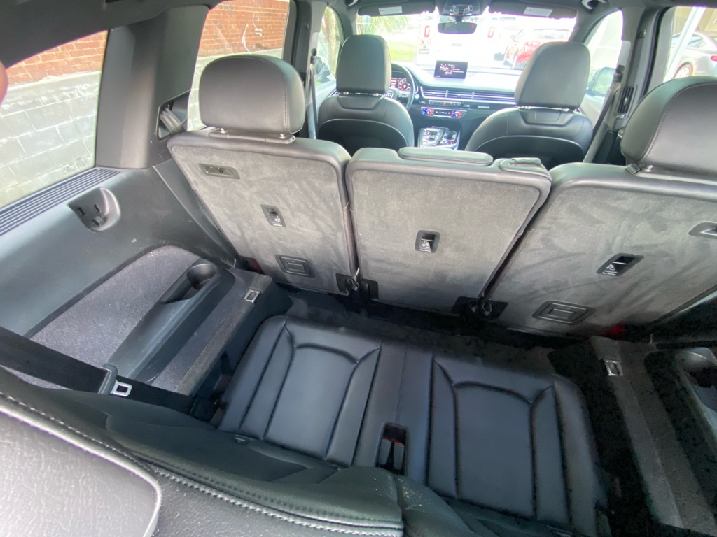 Photo 63 of this AUDI Q7