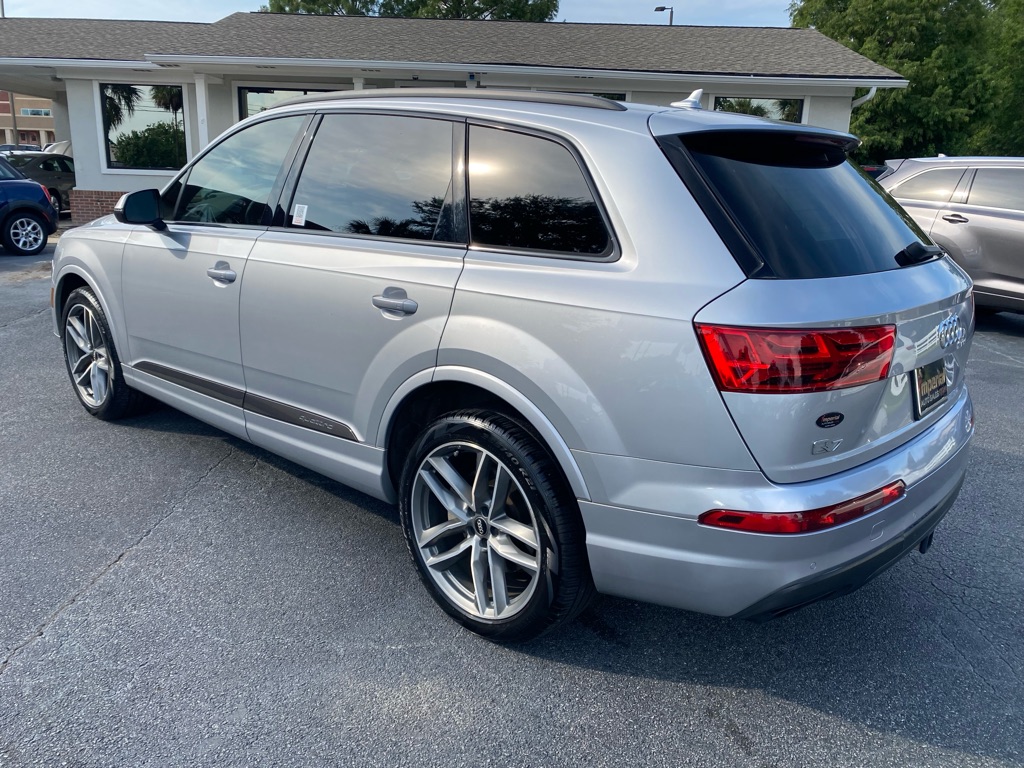 Photo 4 of this AUDI Q7